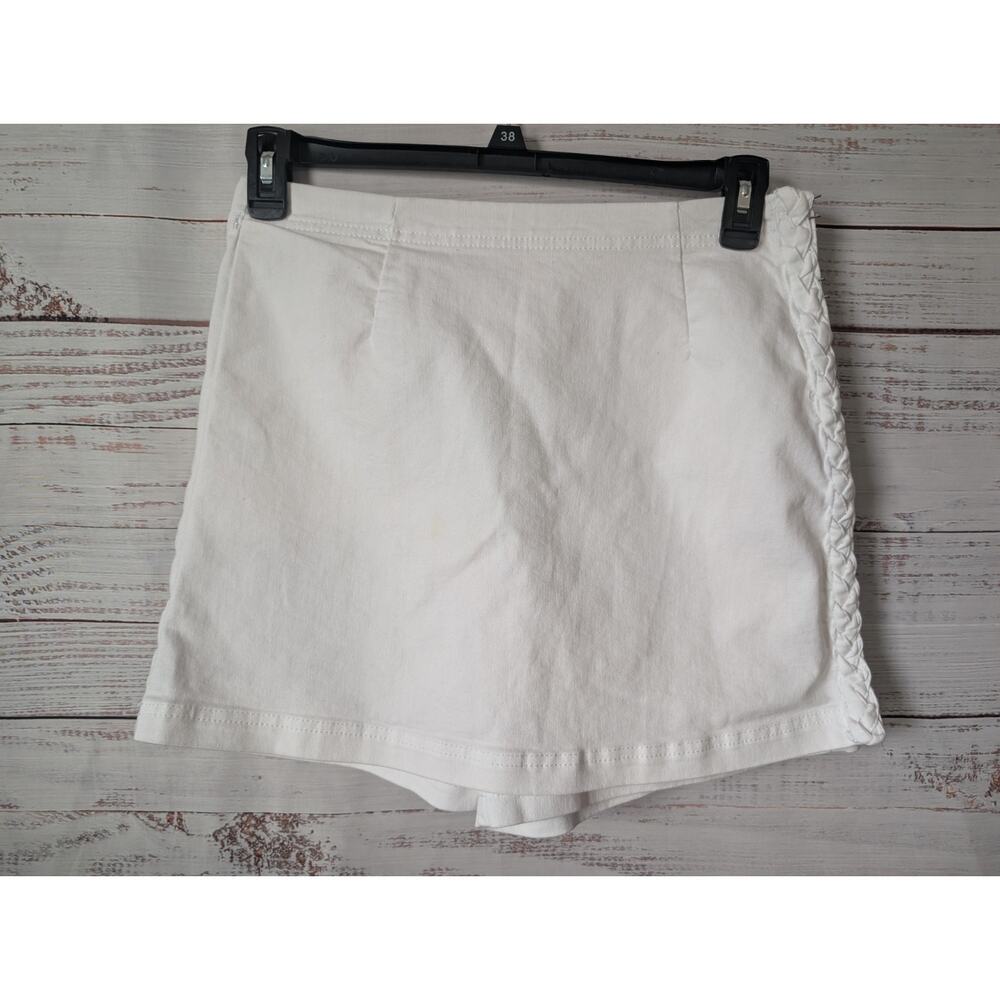 Curve Appeal White Coquette Skort Size 8 Braided Side Trim Stretch Skirt Shorts